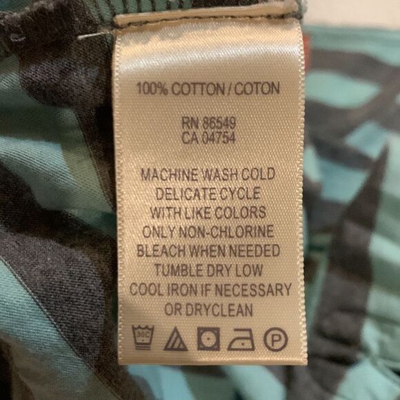 Tommy Bahama relax edition top. Small - Picture 9 of 9